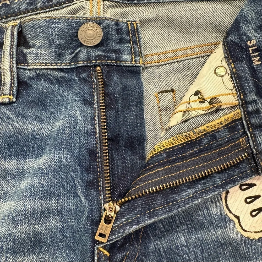 American Eagle x Disney Slim Fit Distressed Jeans Size 29 New With Tag